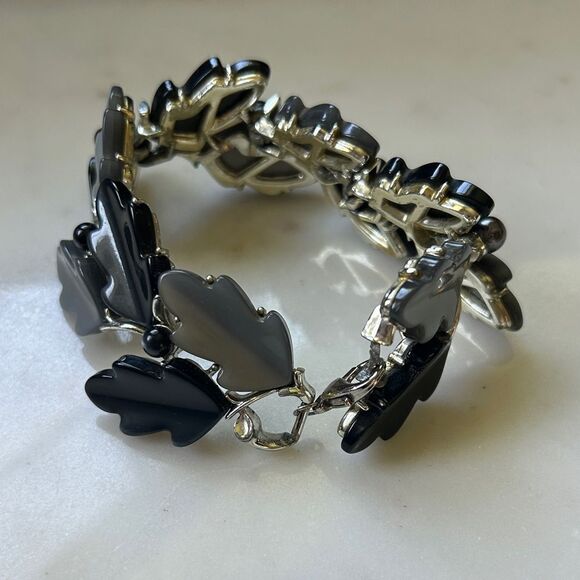 Vintage Black and Silver oak Leaves Bracelet - Picture 3 of 6